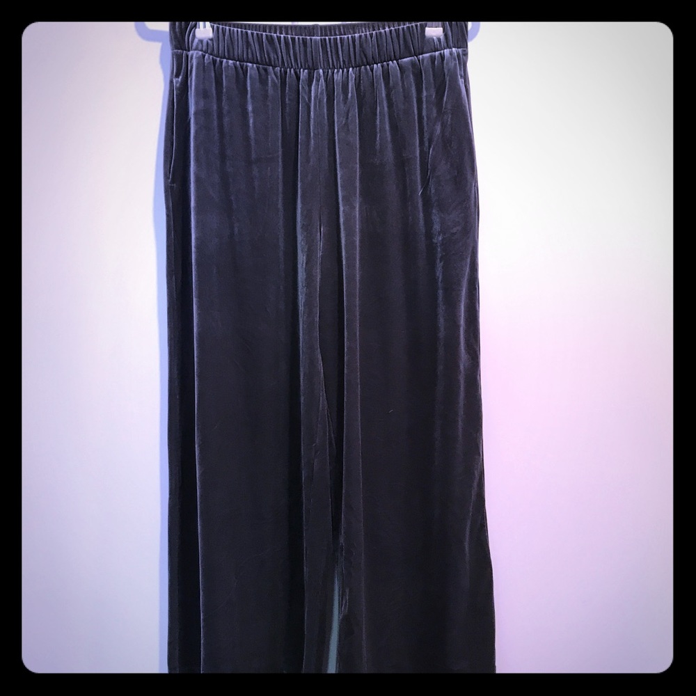 UNIQLO Silver, velour pants!